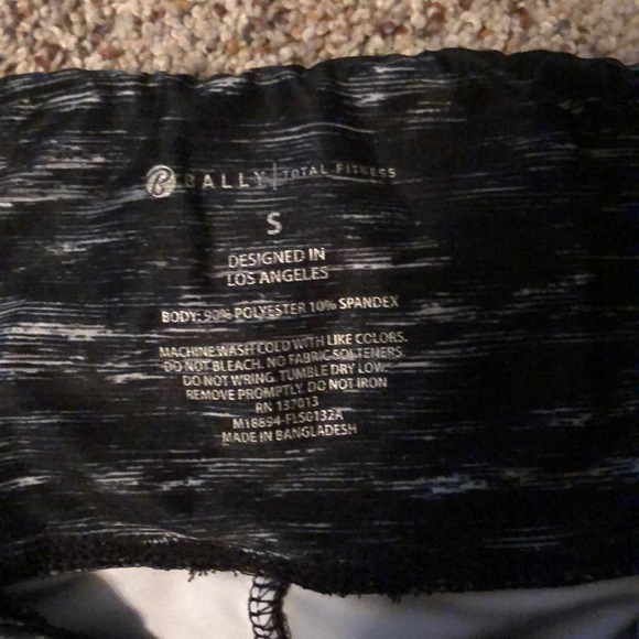 Shorts - Picture 3 of 4